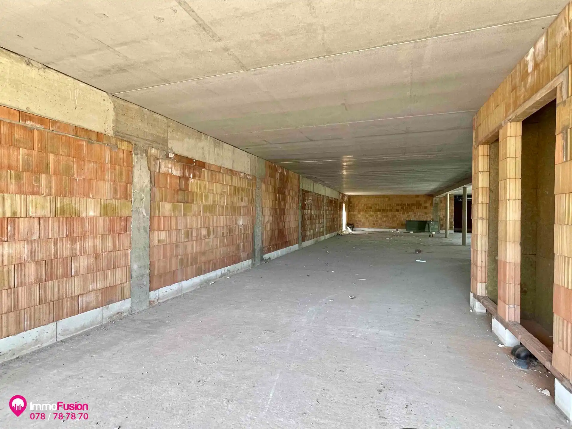 Uitzonderlijke handelsruimte van circa 460 m² met parking! foto 14