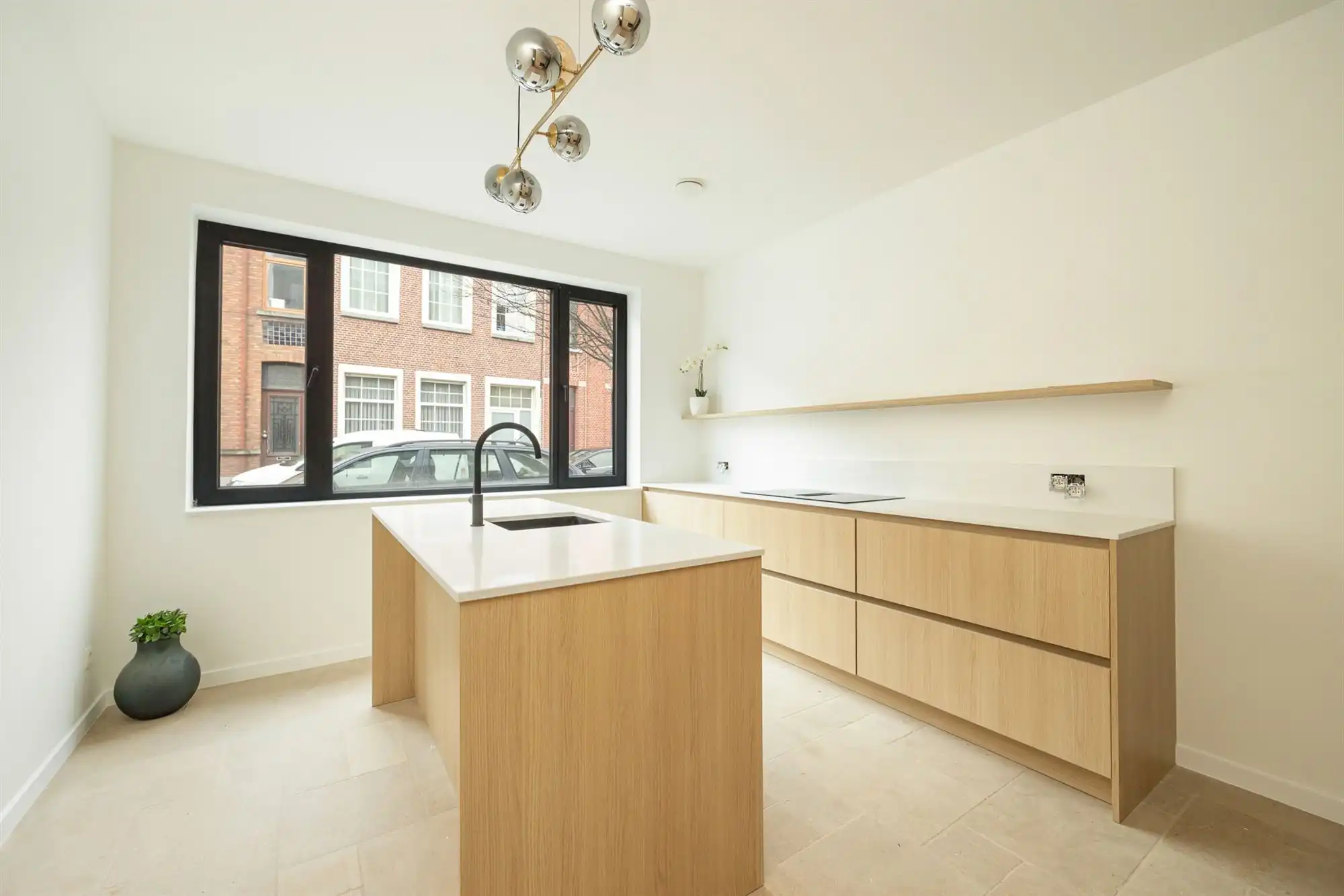 Nieuwbouwwoning met vier slaapkamers en tuin foto 9