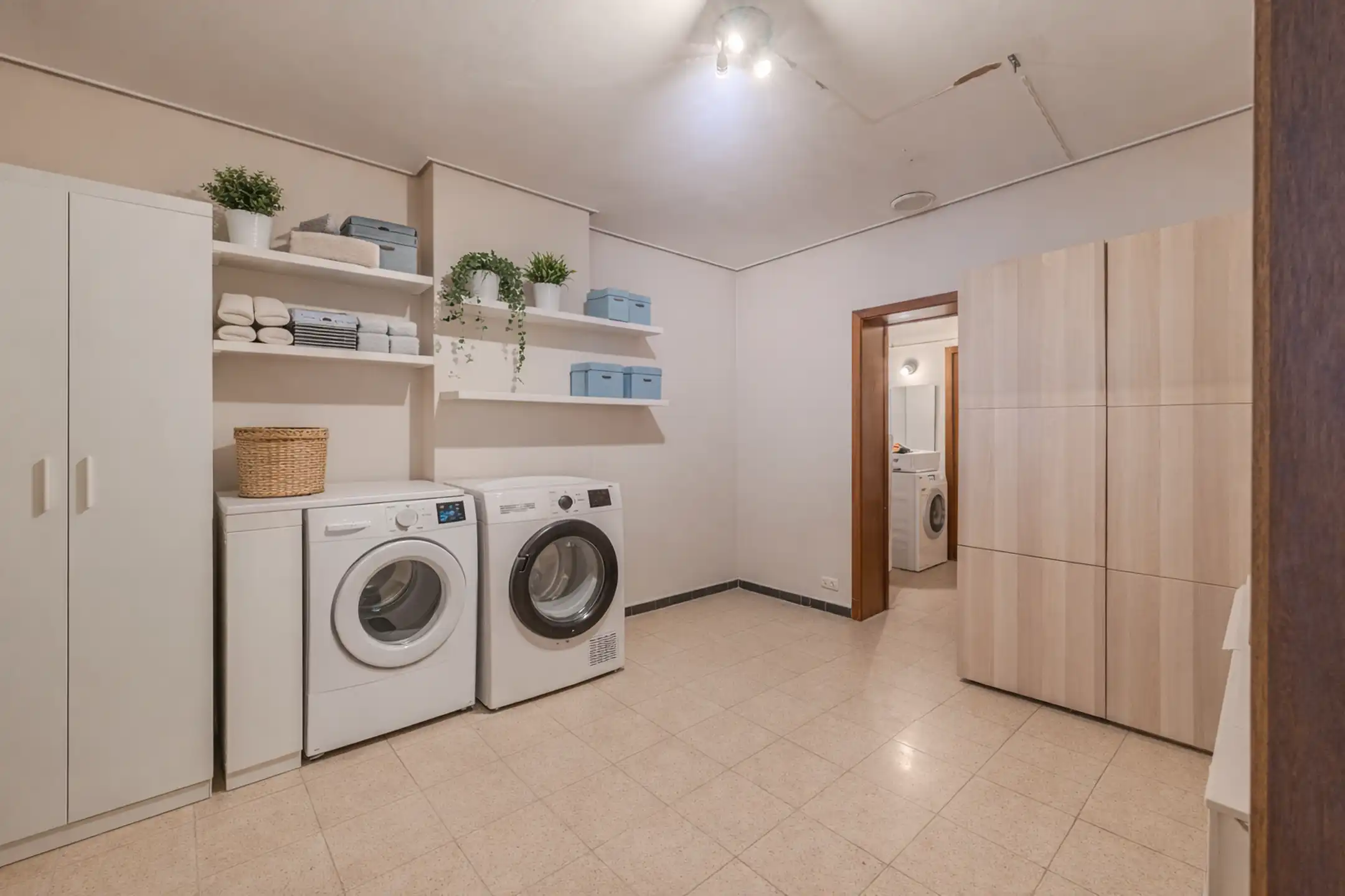 Zeer ruime statige woning met uitzonderlijk potentieel! foto 9