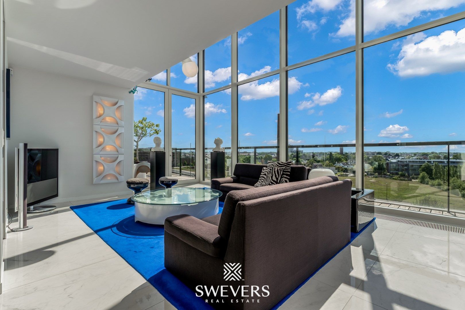 Exclusief penthouse ( 197 m2) met ruim terras ( 187 m2 ) en zwembad in residentie Zuidzicht te Hasselt foto 4