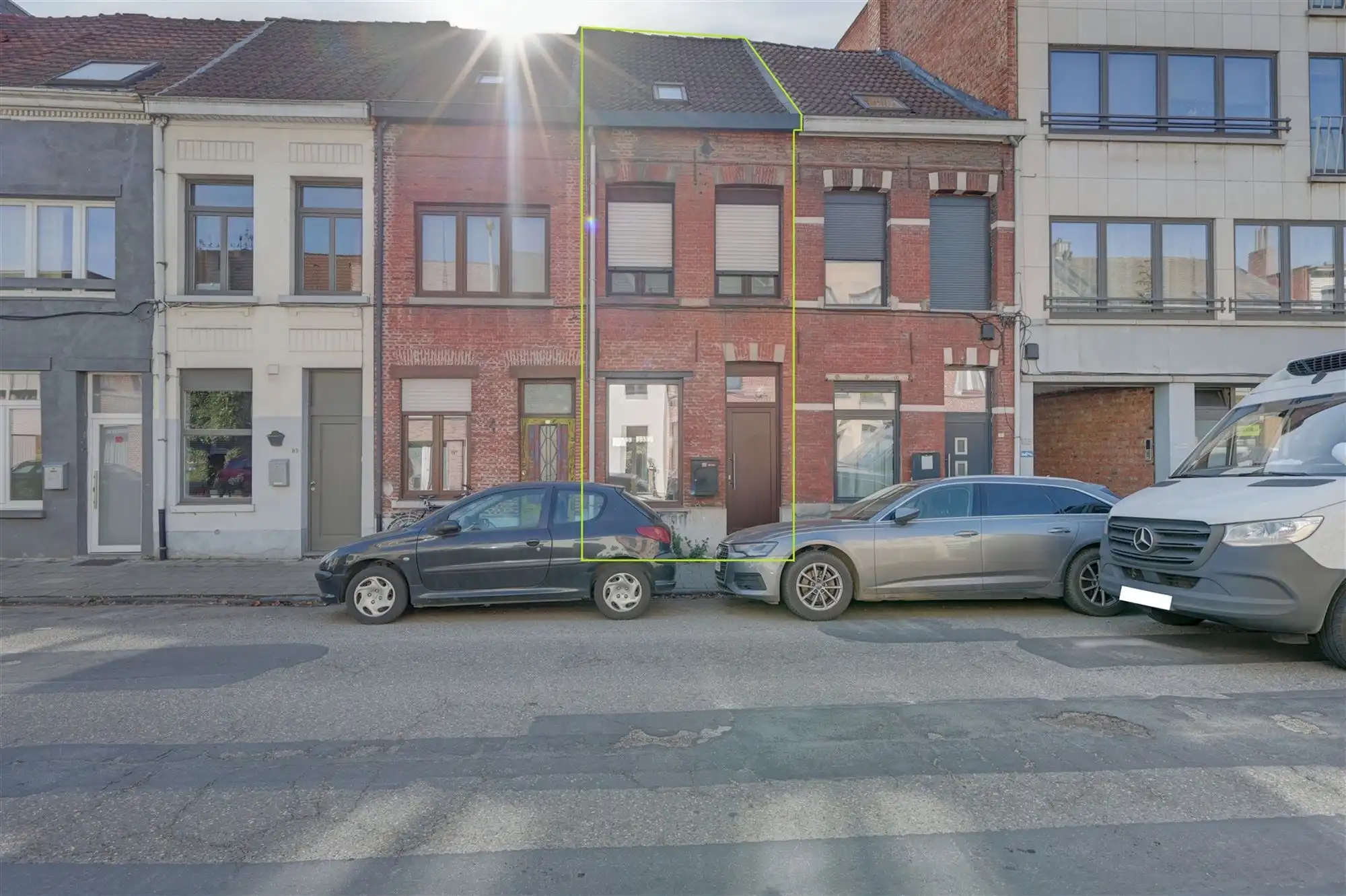 Moderne gezinswoning met twee slaapkamers en tuin foto 13