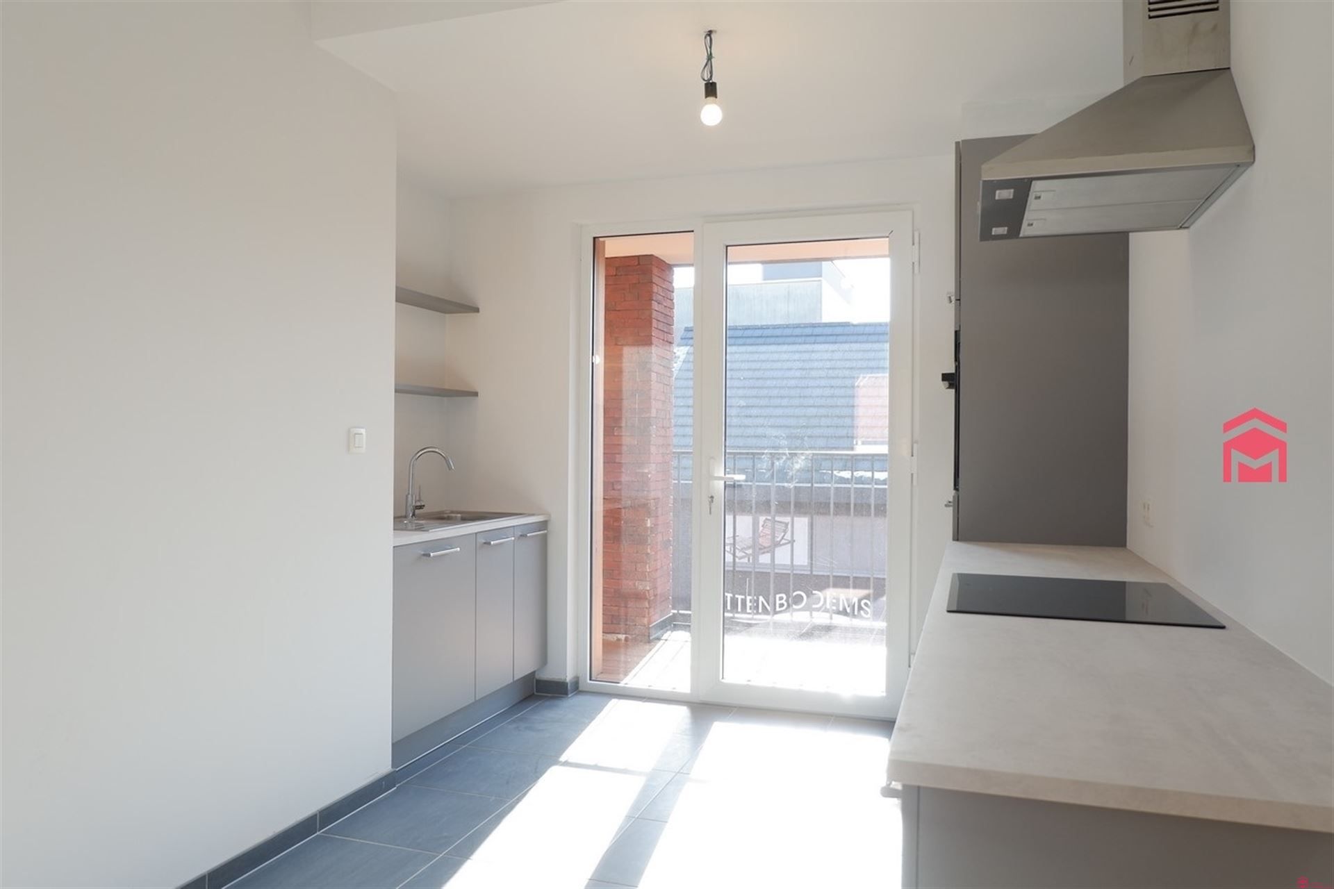 Recent appartement met zonnig terras foto 7