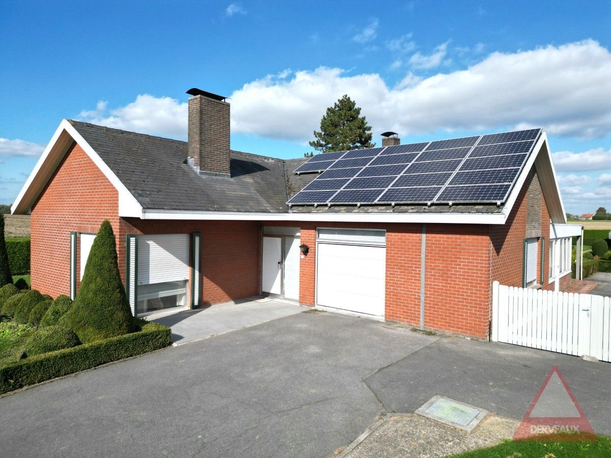 Moorslede – Vrijstaande woning op ruim perceel met uitzicht over de velden foto 2