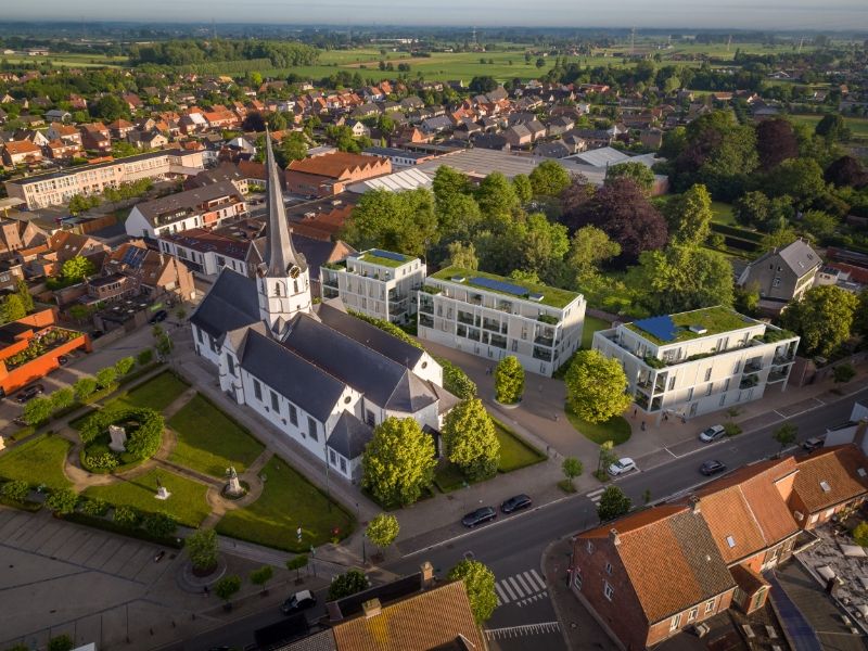 Green Square presenteert u 35 nieuwbouwappartementen en een winkelpand, letterlijk ónder de Kerktoren van Sleidinge. foto 2