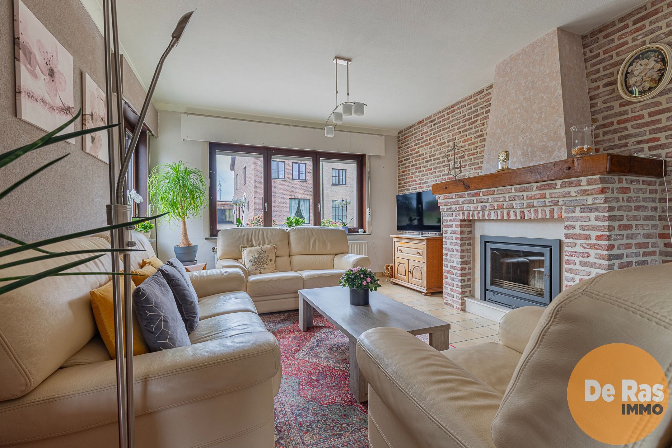 ERPE-MERE - Goed onderhouden woning met magazijn en serres foto 6