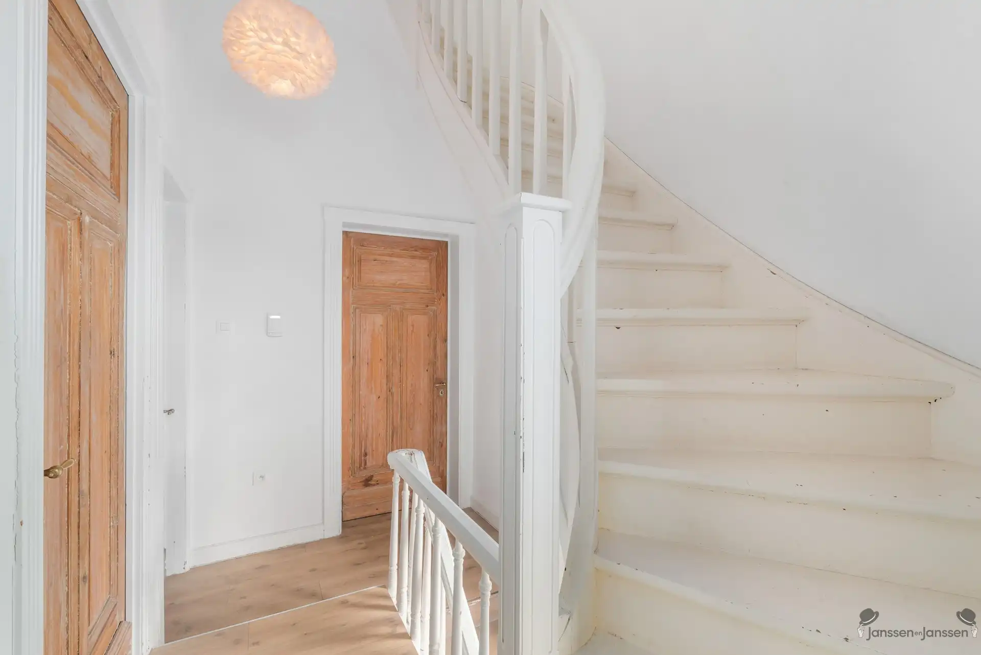 Karaktervolle interbellumvilla met hedendaags comfort nabij het hart van Genk foto 16