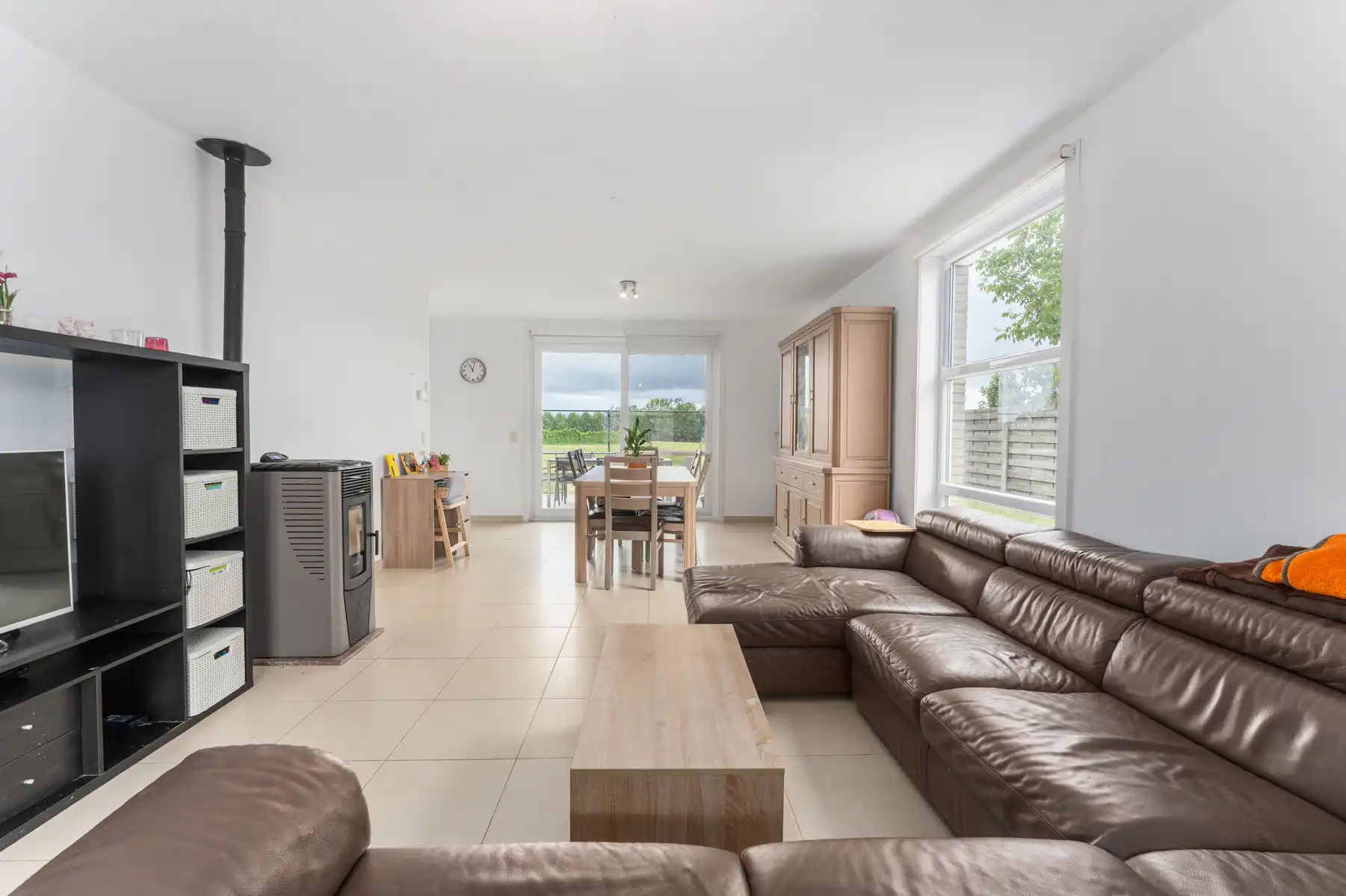 Recente vrijstaande woning met landelijk zicht foto 6