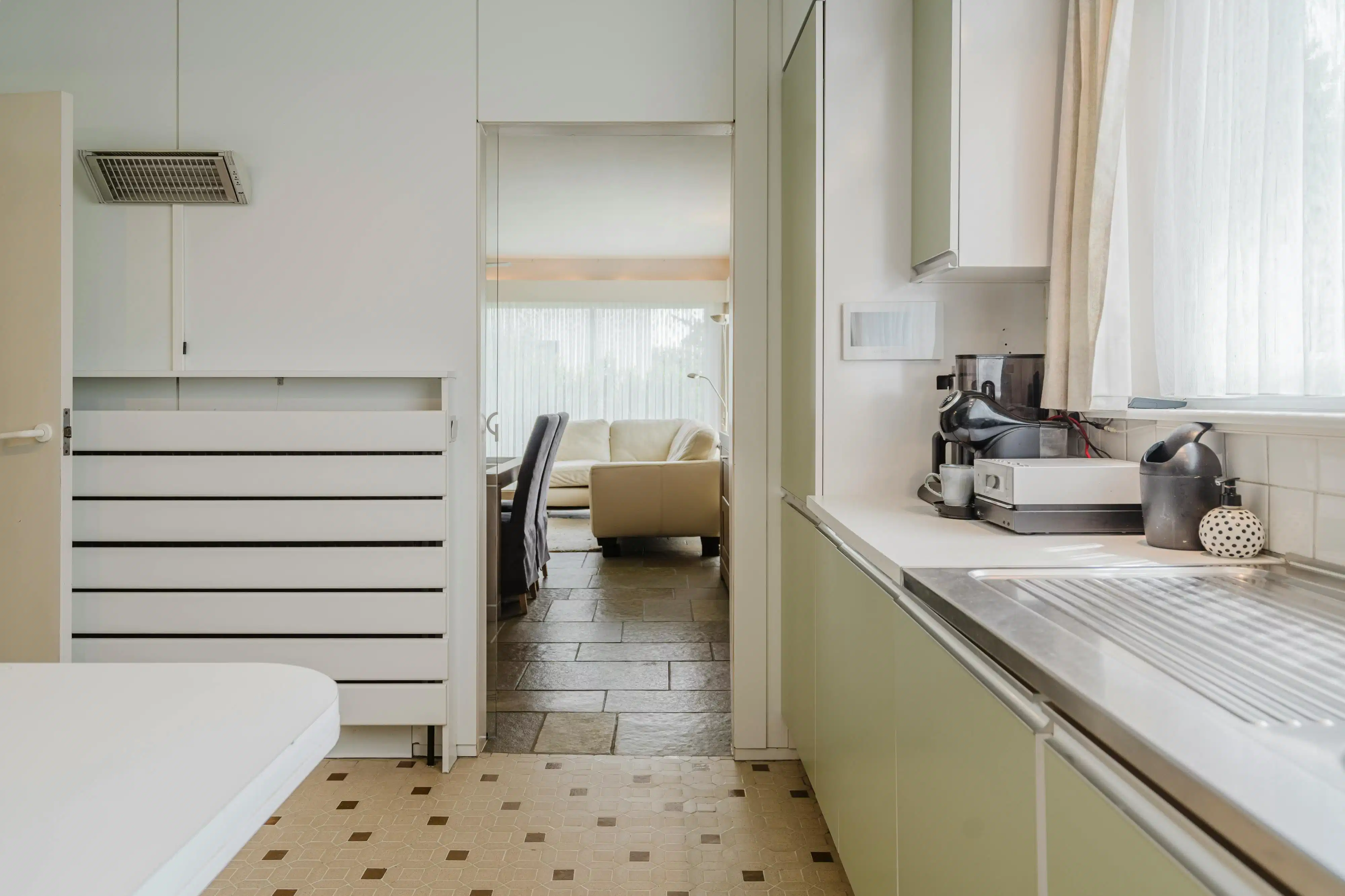 Gelijkvloerse villa met veelzijdige loods nabij het Preshoekbos foto 10