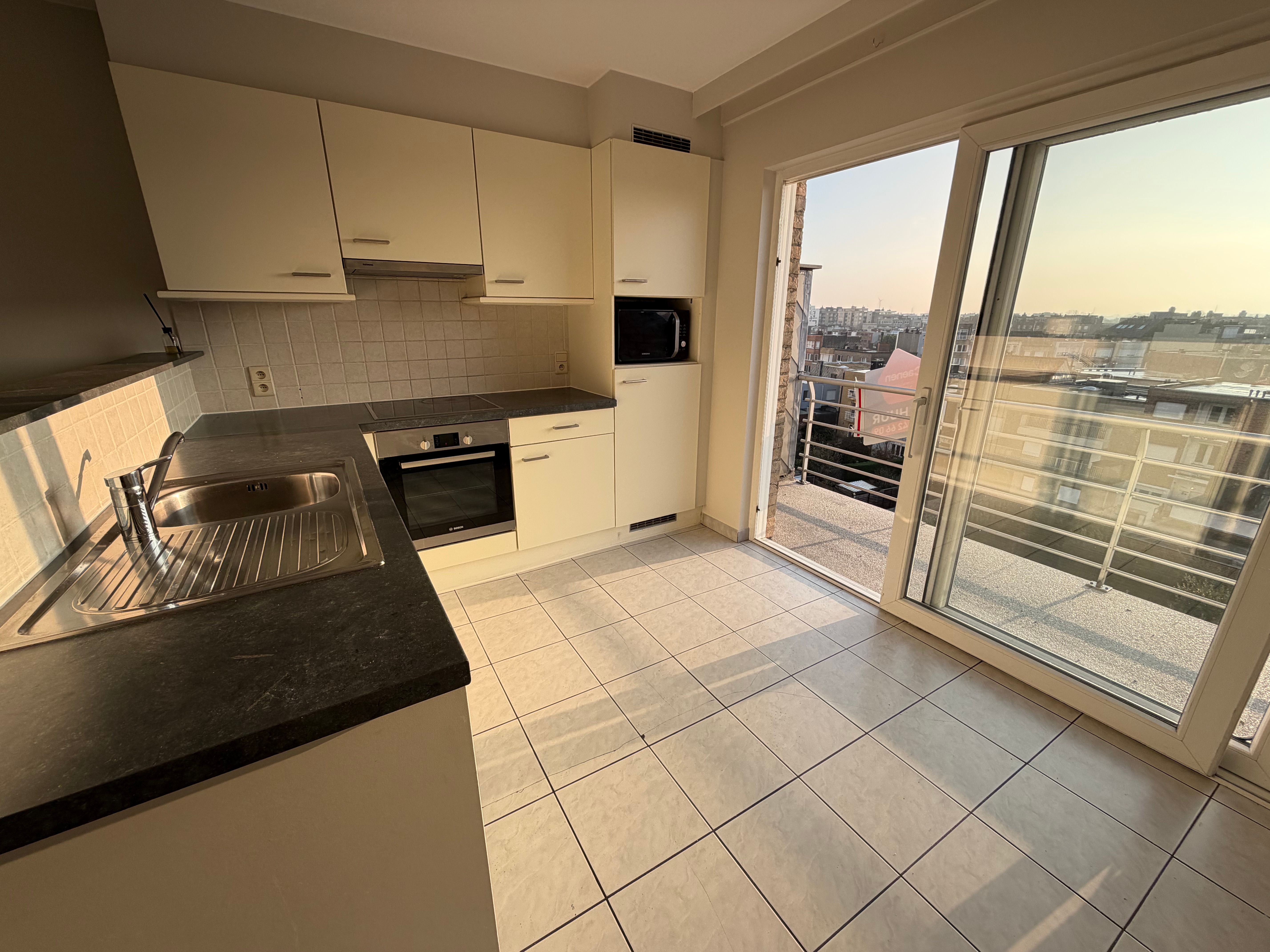 Mooi duplexappartement met drie slaapkamers en twee zongerichte terrassen. foto 4