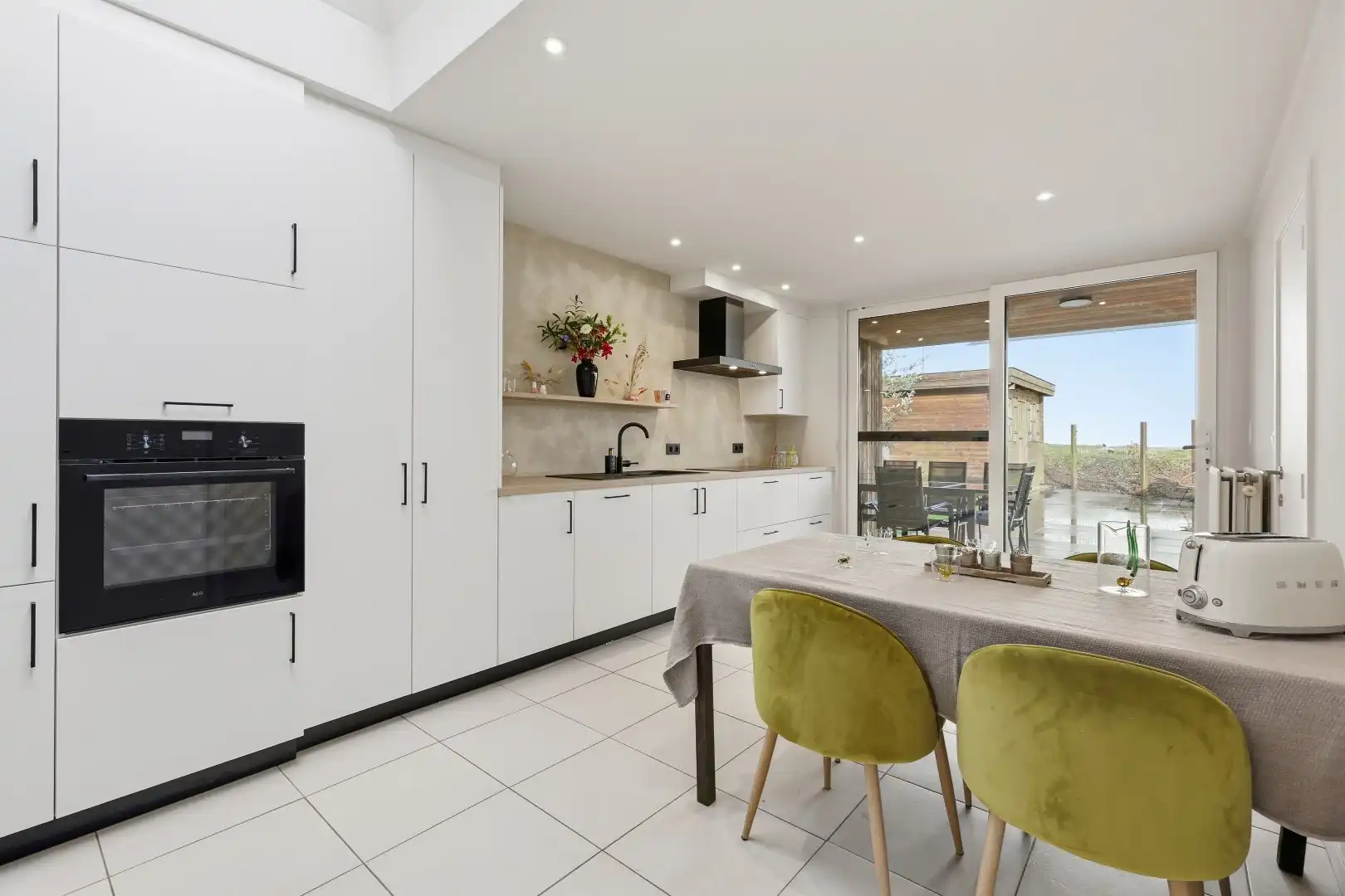 Luxueus gerenoveerde gezinswoning met uitweg, EPC B en 3 slaapkamers foto 13