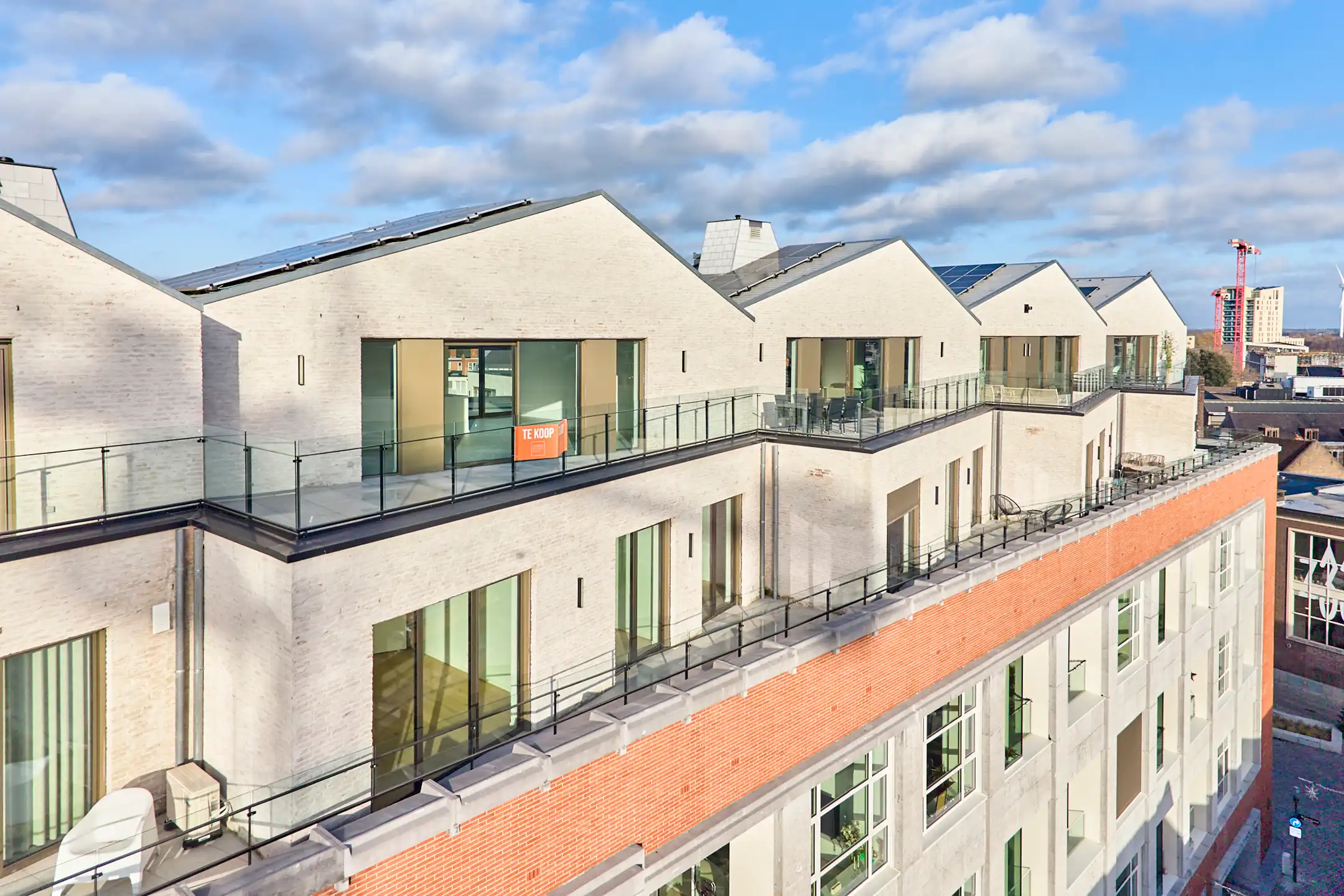HIGH-END SKY HOUSE 182m²  3 SLAAPKAMERS en 2 BADKAMERS foto 2
