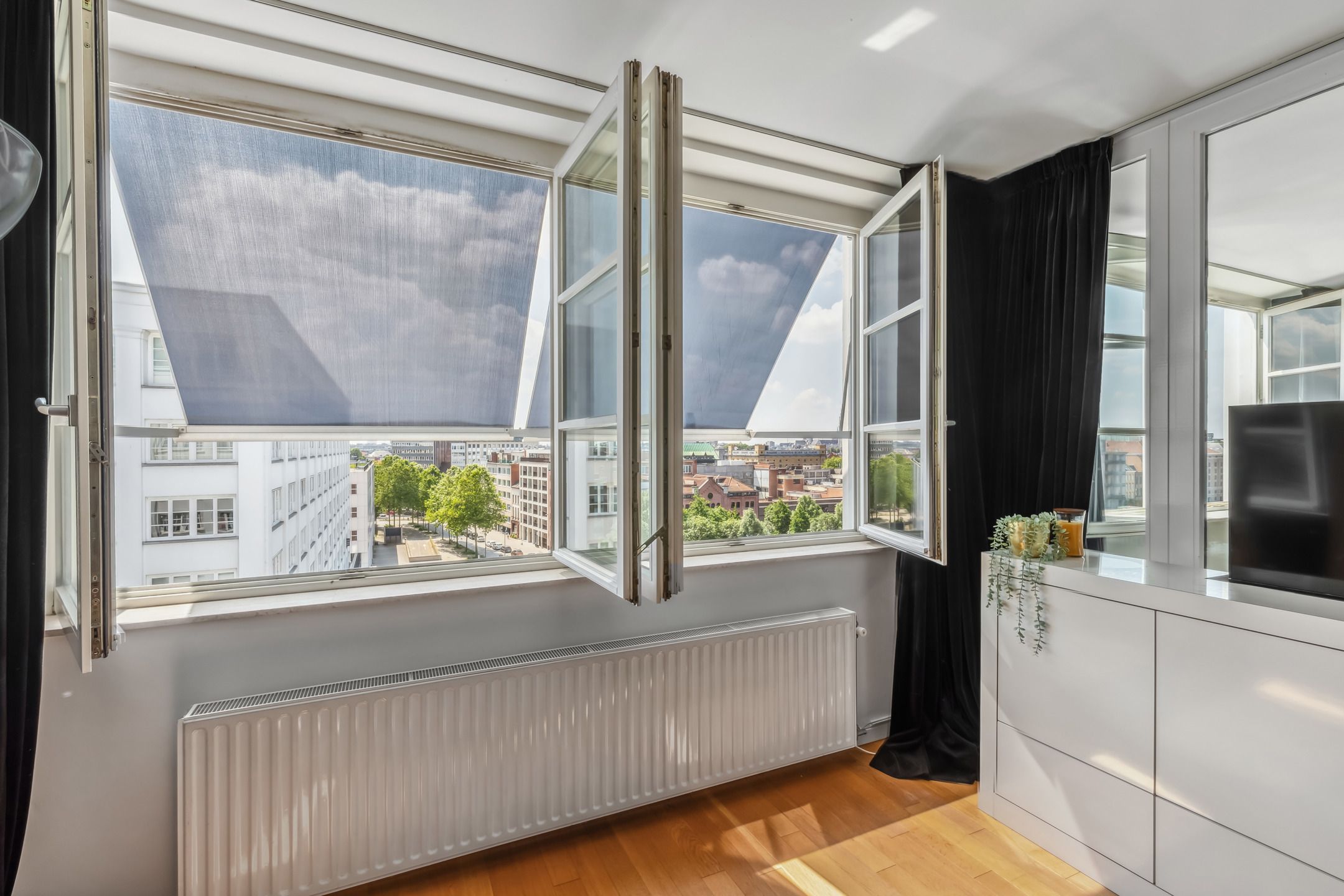 Schitterend 2 slaapkamer appartement nabij het MAS. foto 6