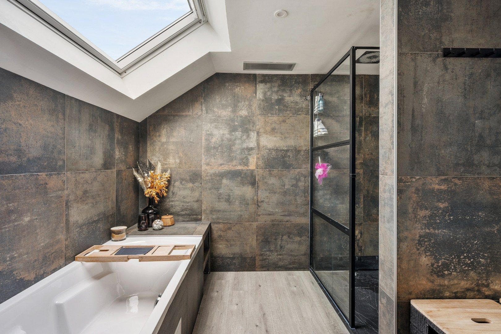 ENERGIEZUINIGE OP-EN-TOP AFGEWERKTE WONING IN TER HAND (GELUWE)  foto 19