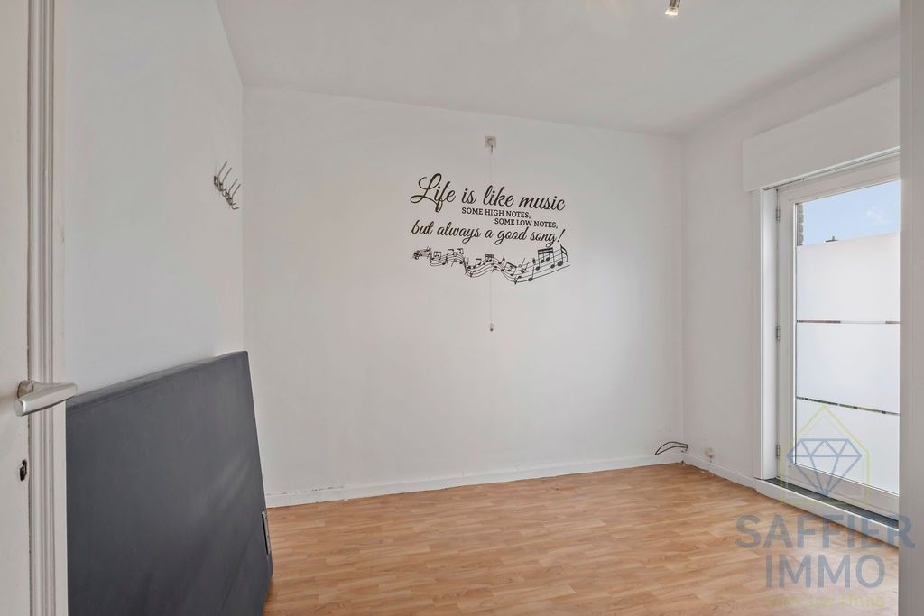 Halfopen bebouwing met zonnige tuin en 2 garages in rustige wijk te Izegem foto 20