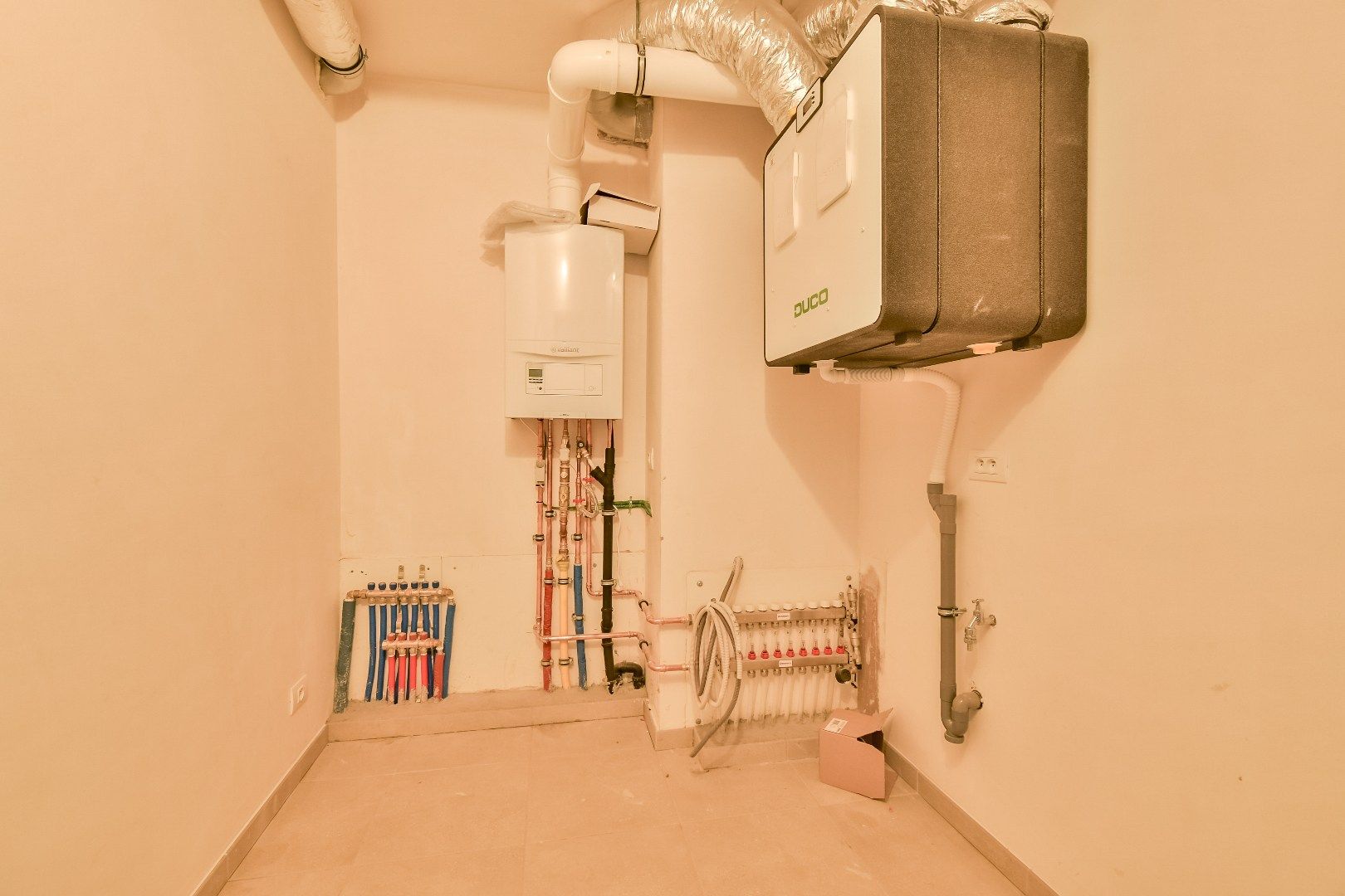 Gelijkvloerse appartement te huur in centrum Torhout! foto 8