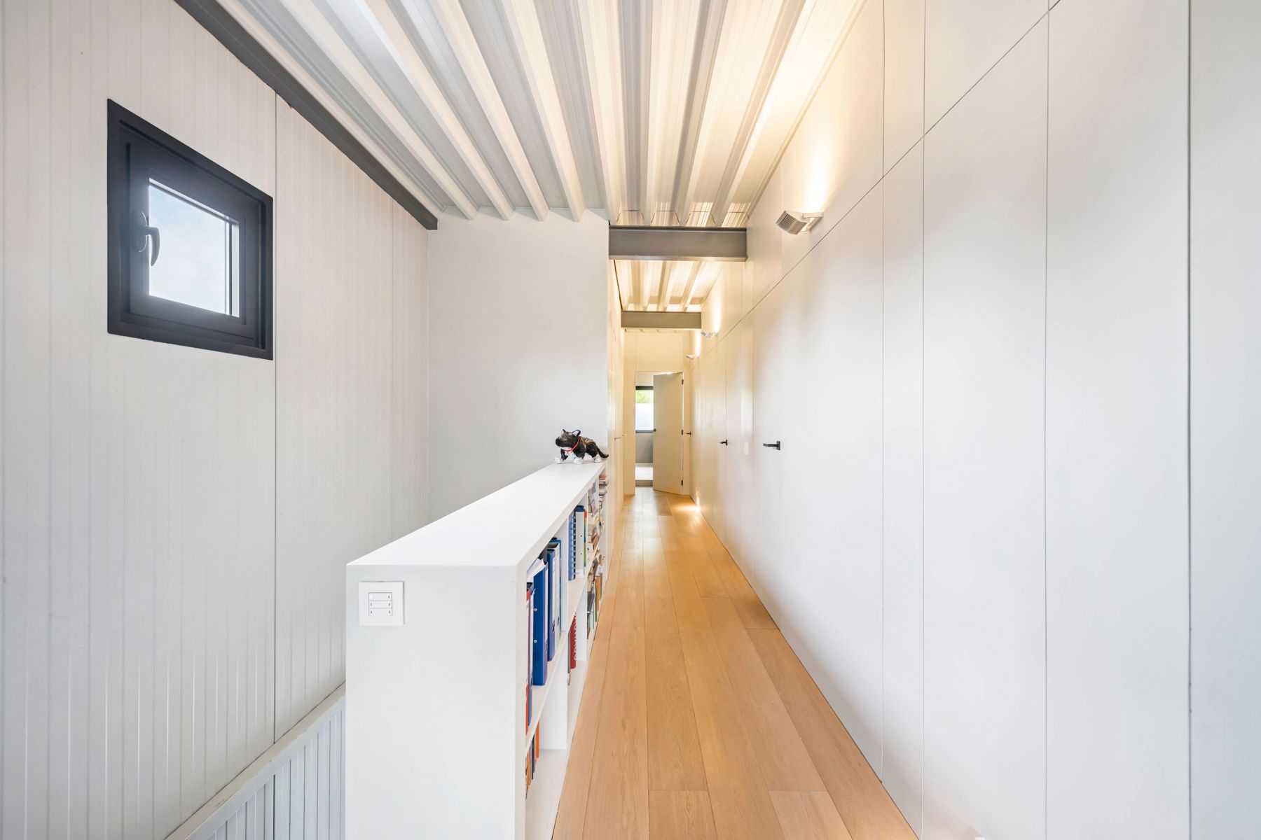Vrijstaande villa met 4 slpk, zwembad & prachtige badkamer foto 14