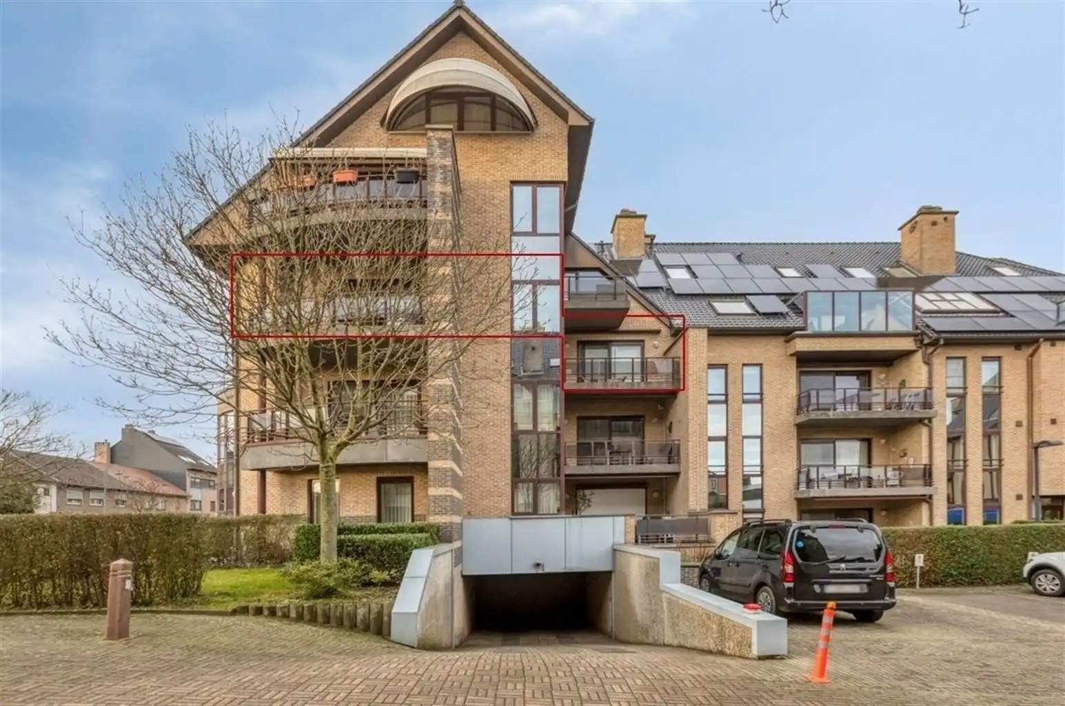 Prachtig, uitzonderlijk ruim appartement met 2 slaapkamers, 2 terrassen en inpandige garagebox, gelegen nabij het centrum van Maaseik. foto 21