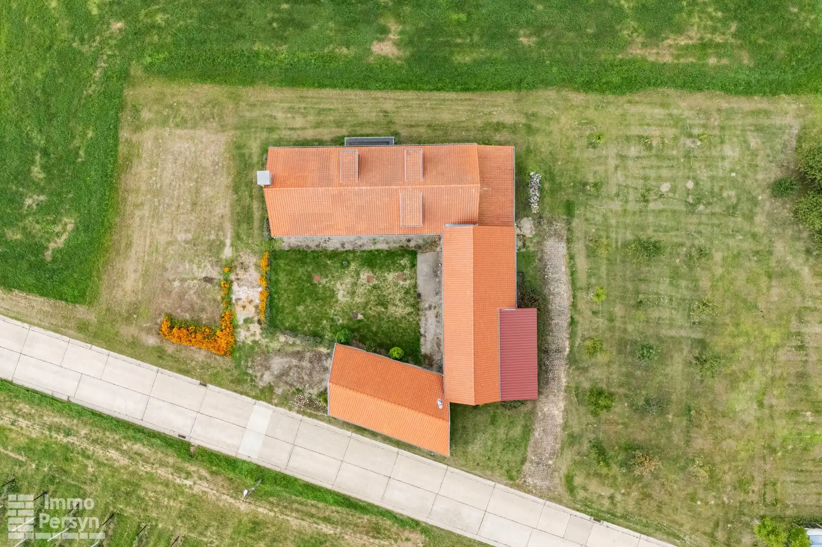 Unieke open bebouwing in hoevestijl op een uitgestrekt domein foto 38