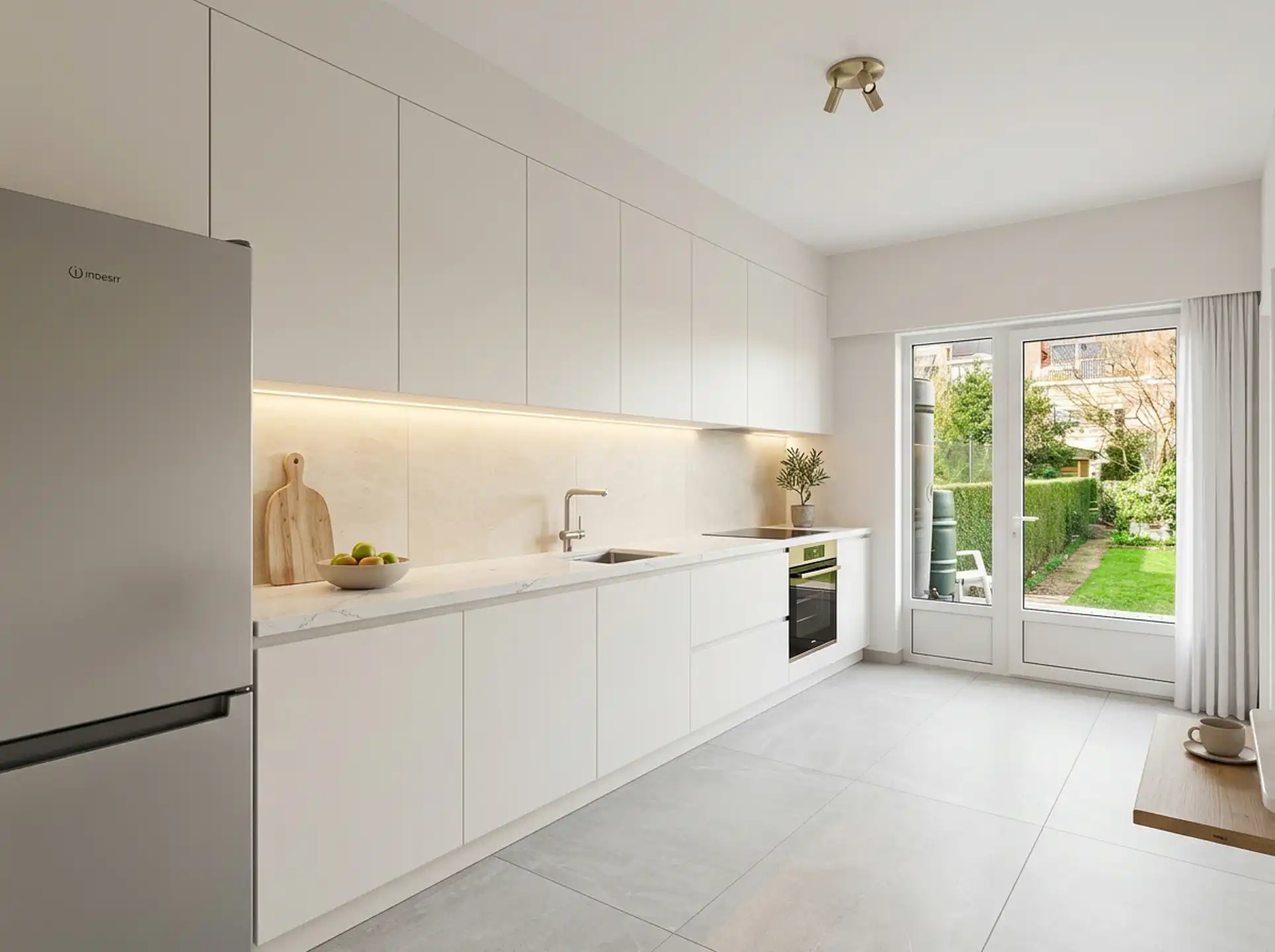 Ruime woning met garage en mooie tuin op fijne locatie foto 8