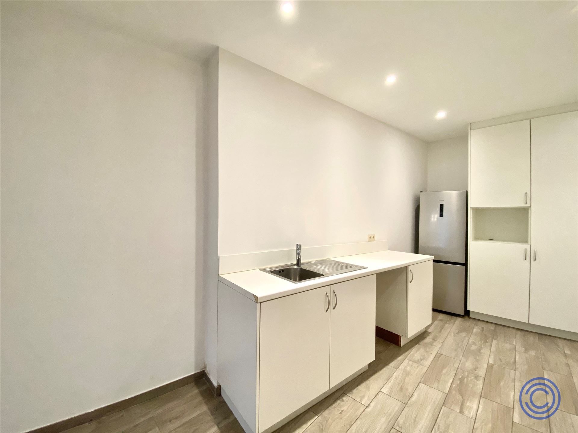 Ruim triplex appartement met 2-slpk in Sint-Andries! foto 4