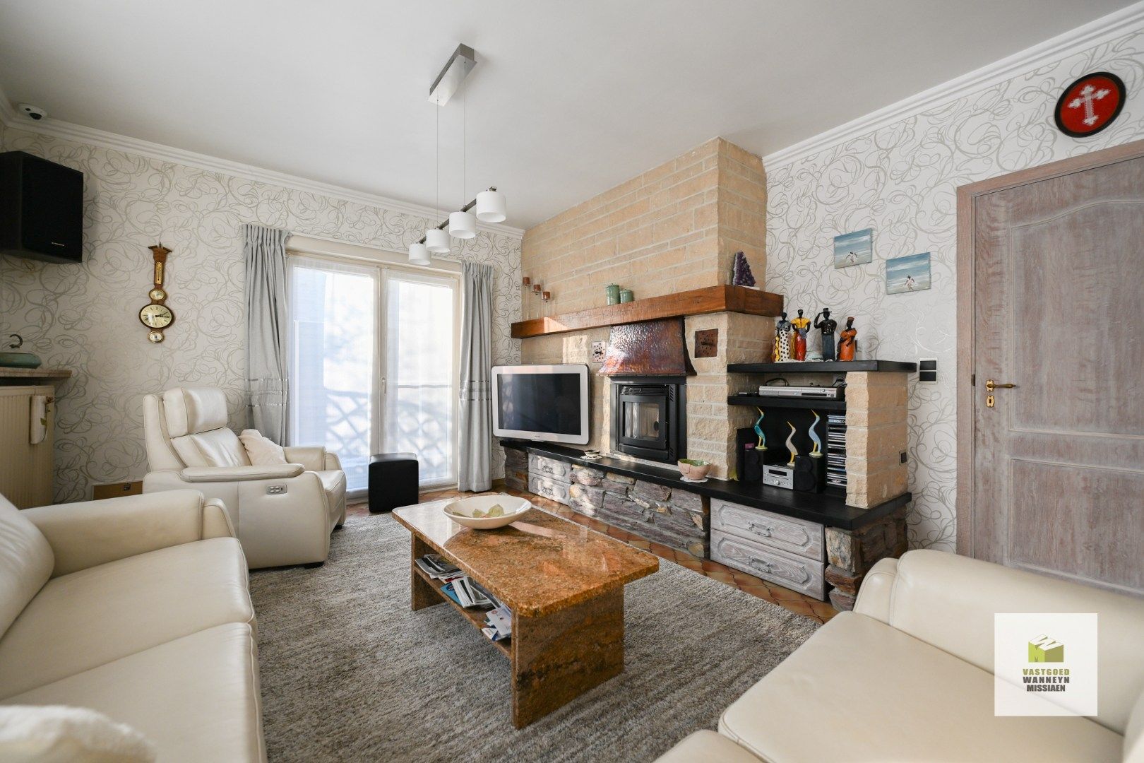 Ruime woning met 5 slaapkamers, groot bijgebouw (100m2) en landelijke vergezichten foto 6