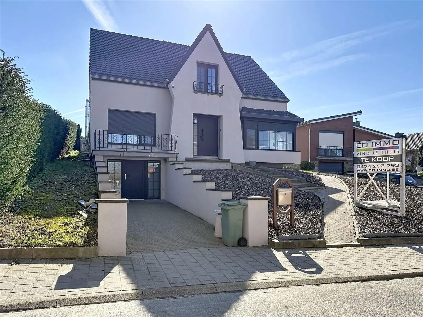 Ruime gerenoveerde woning, 5 slpks, 2 bdks, tuin, 11a 11ca  foto {{pictureIndex}}