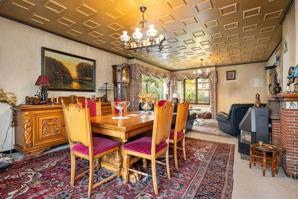 Te renoveren charmante villa met zwembad foto 5