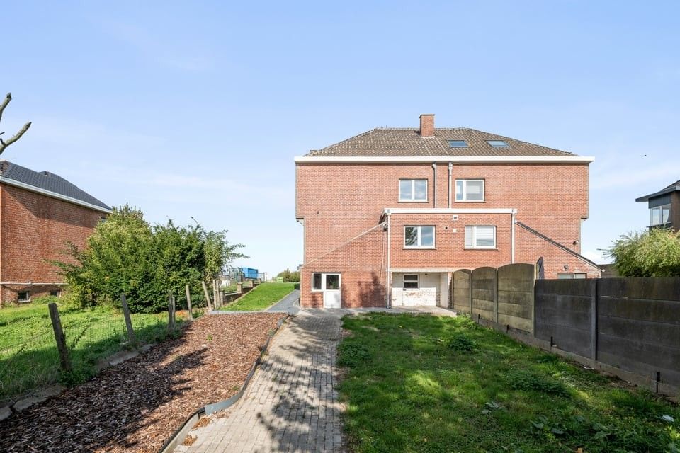 GERENOVEERDE GEZINSWONING MET 3 SLKS IN SINT-TRUIDEN foto 5