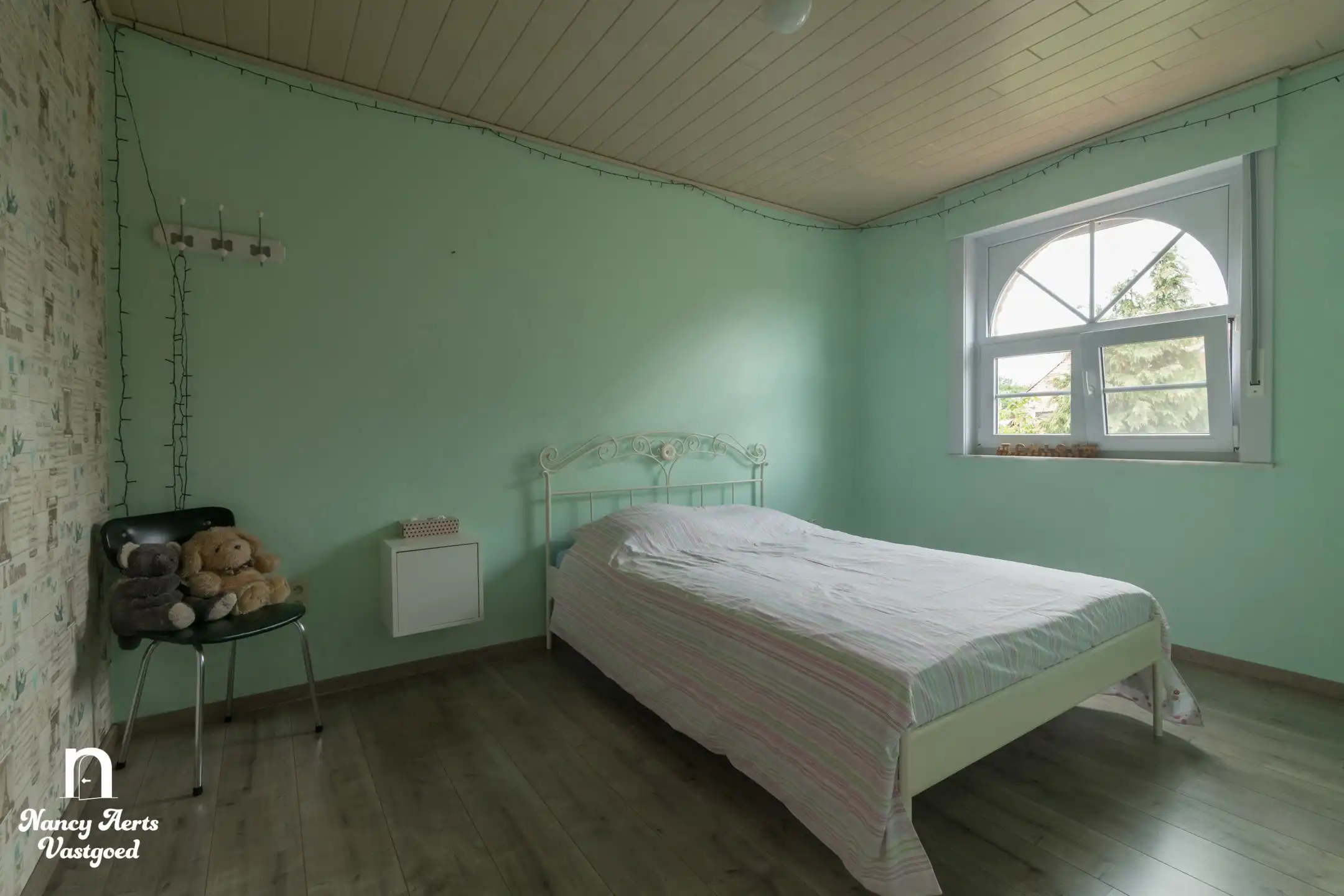 Ruime villa met praktijkruimte, kelder en zonnige tuin foto 39