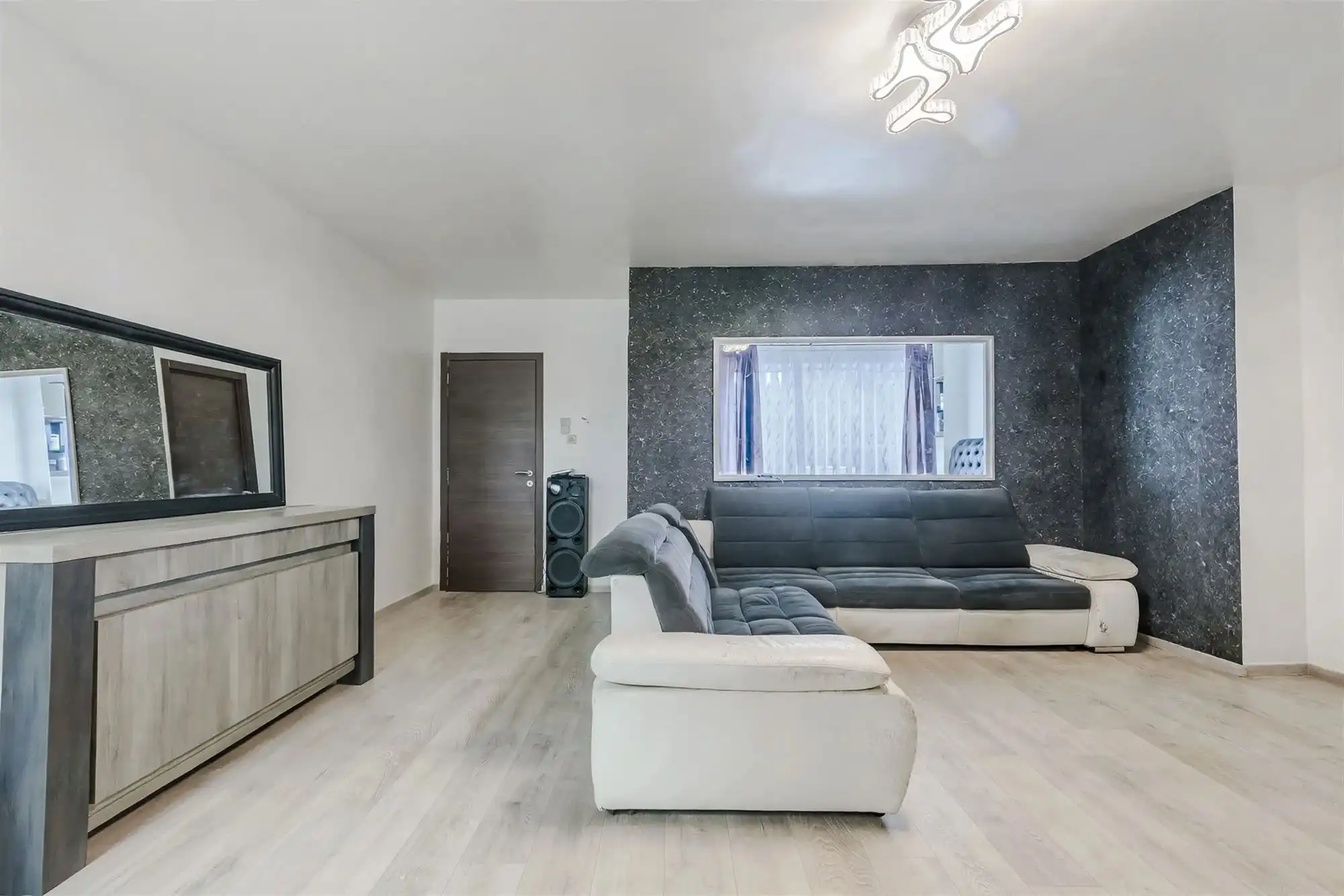instapklare 3 gevelhuis op 945 m² met 6 slpks en 4 garages foto 8