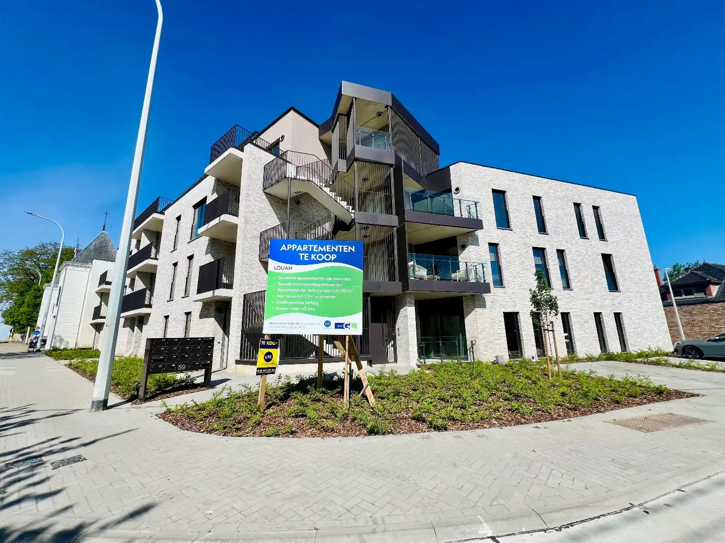 Nieuwbouwapp. met 2 slpks, terras en tuintje foto {{pictureIndex}}