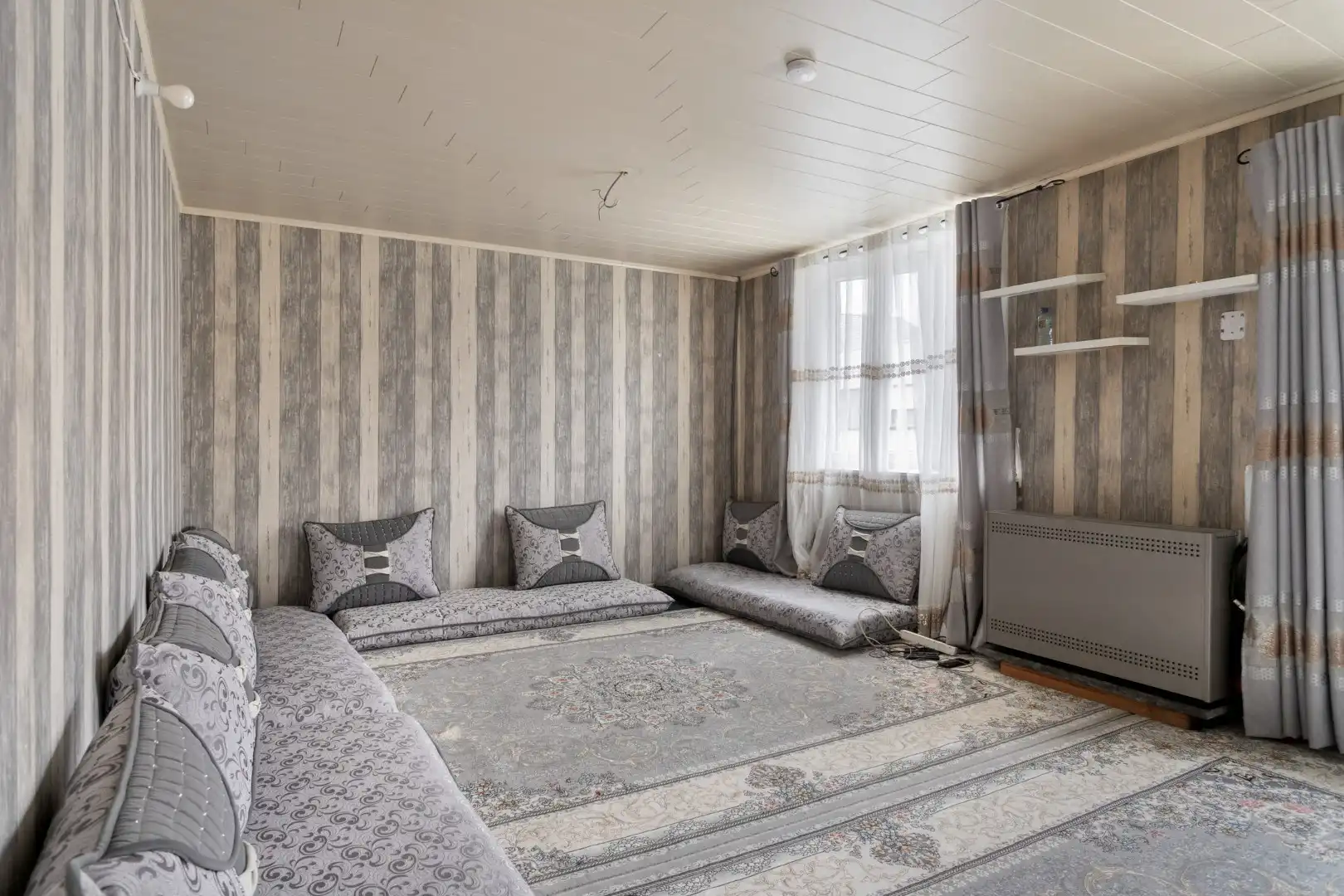 Handelshuis met woonst op centrale locatie, 5 slaapkamers foto 5