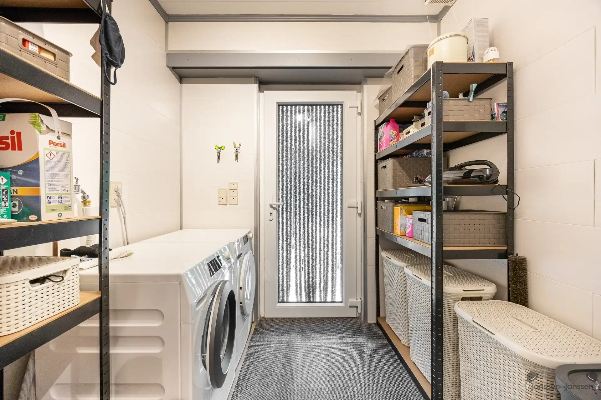 Ruime villa met magazijn op 1.650 m² in Kapellen foto 11