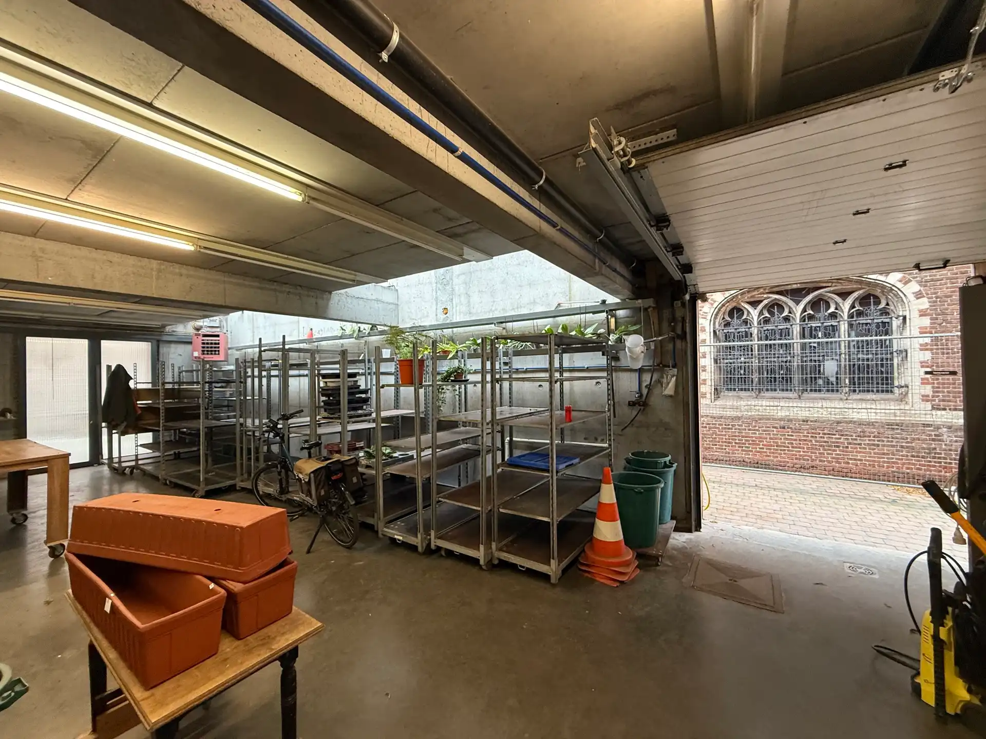 AALST-CENTRUM - Commercieel handelspand met ruim appartement op TOPlocatie. foto 14