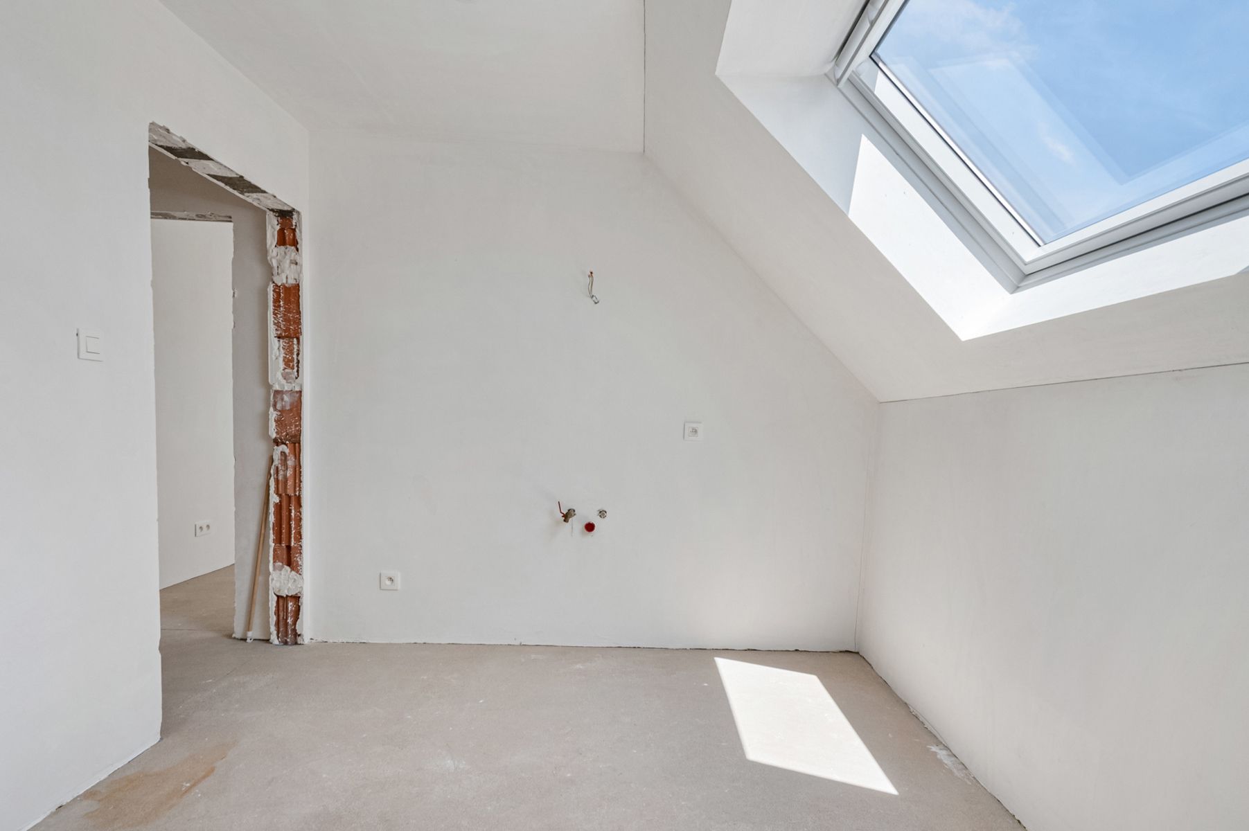 Unieke kans: Volledig nieuw opgebouwde woning te koop foto 14