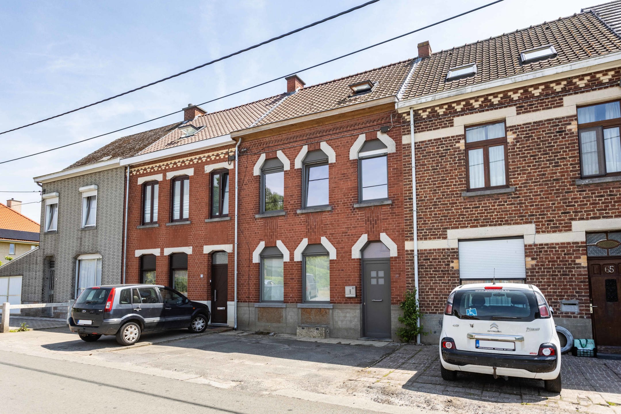 Instapklare & ruime woning op een toffe locatie foto 2