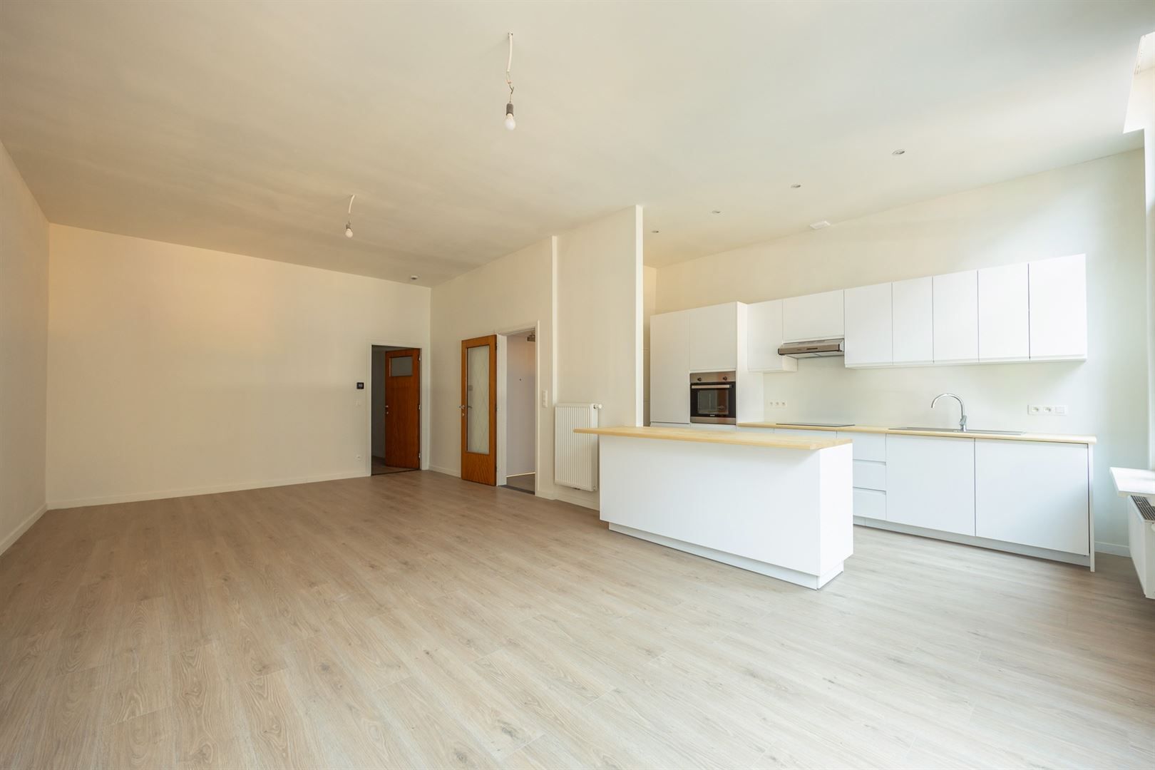 Gerenoveerd appartement midden in de stad foto {{pictureIndex}}