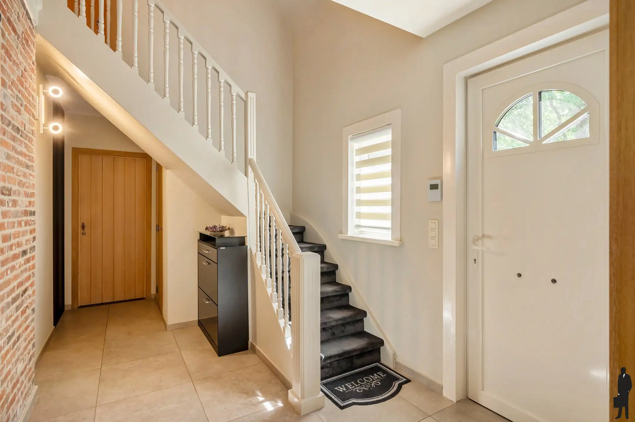 Instapklare tijdloze villa op rustige locatie te Schoten! foto 2