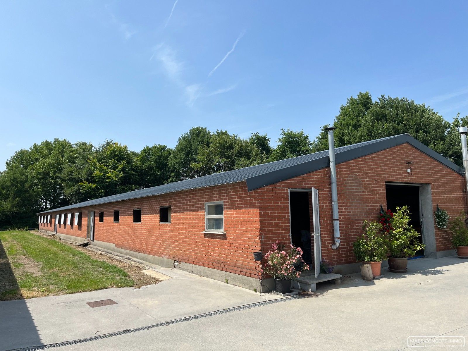 Loods van 205 m² te huur voor opslag in Waregem foto 2