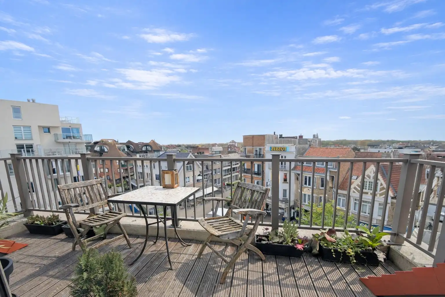 Duplexappartement op 100m van het strand van De panne foto {{pictureIndex}}