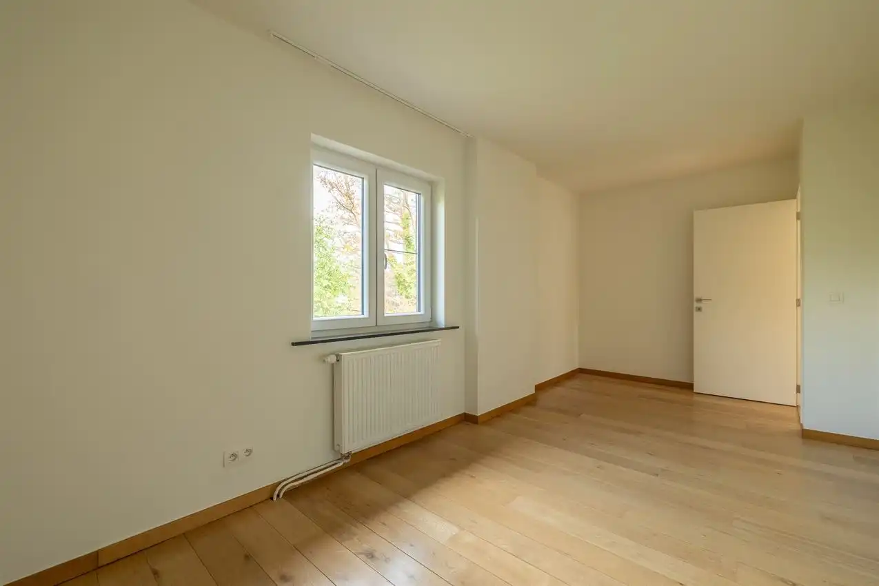 Volledig gerenoveerde woning met 3 slpk., veranda en magnifiek zicht vandaaruit foto 34