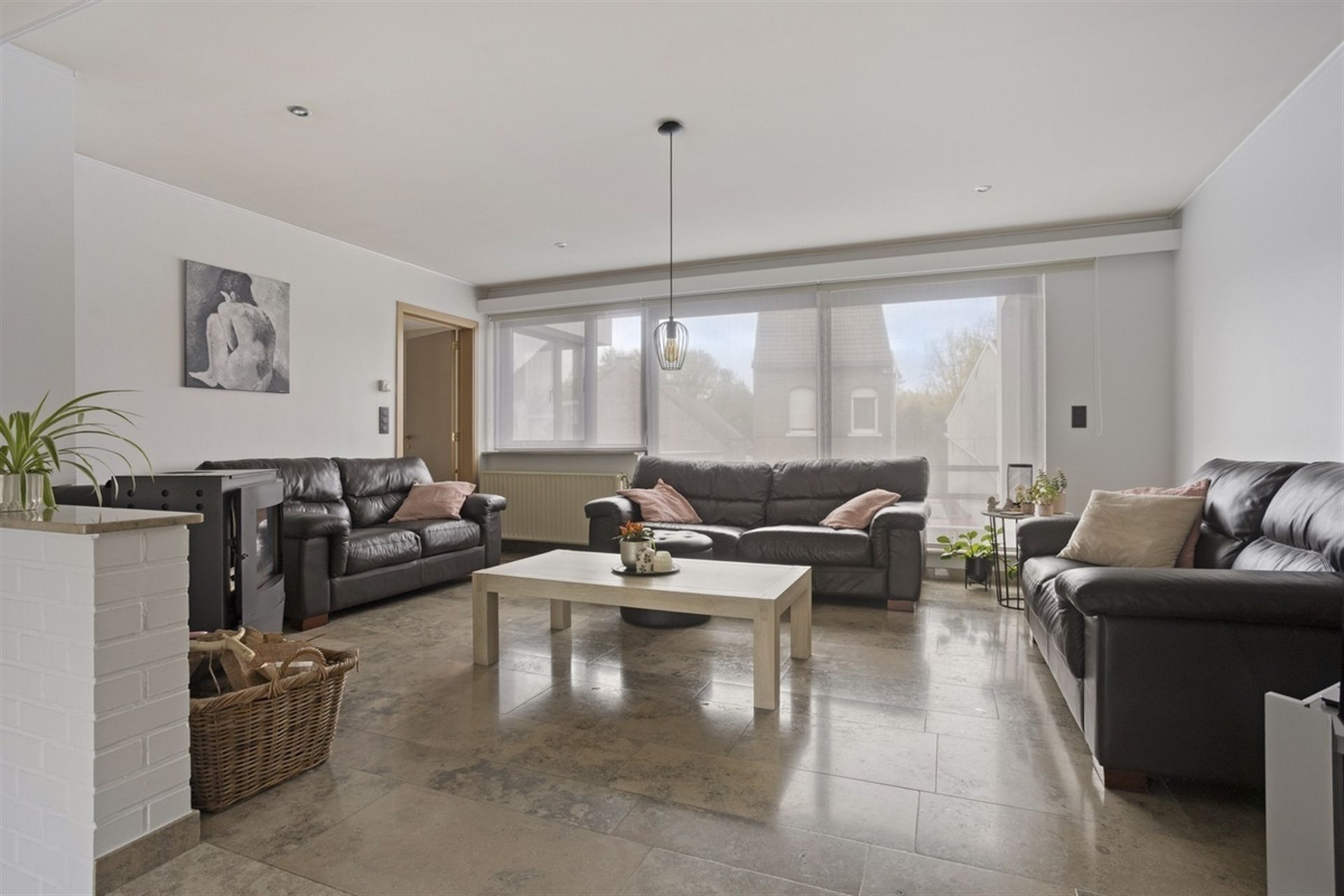 VERKOCHT!!!!   Riante Woning met 4 Slaapkamers foto 8