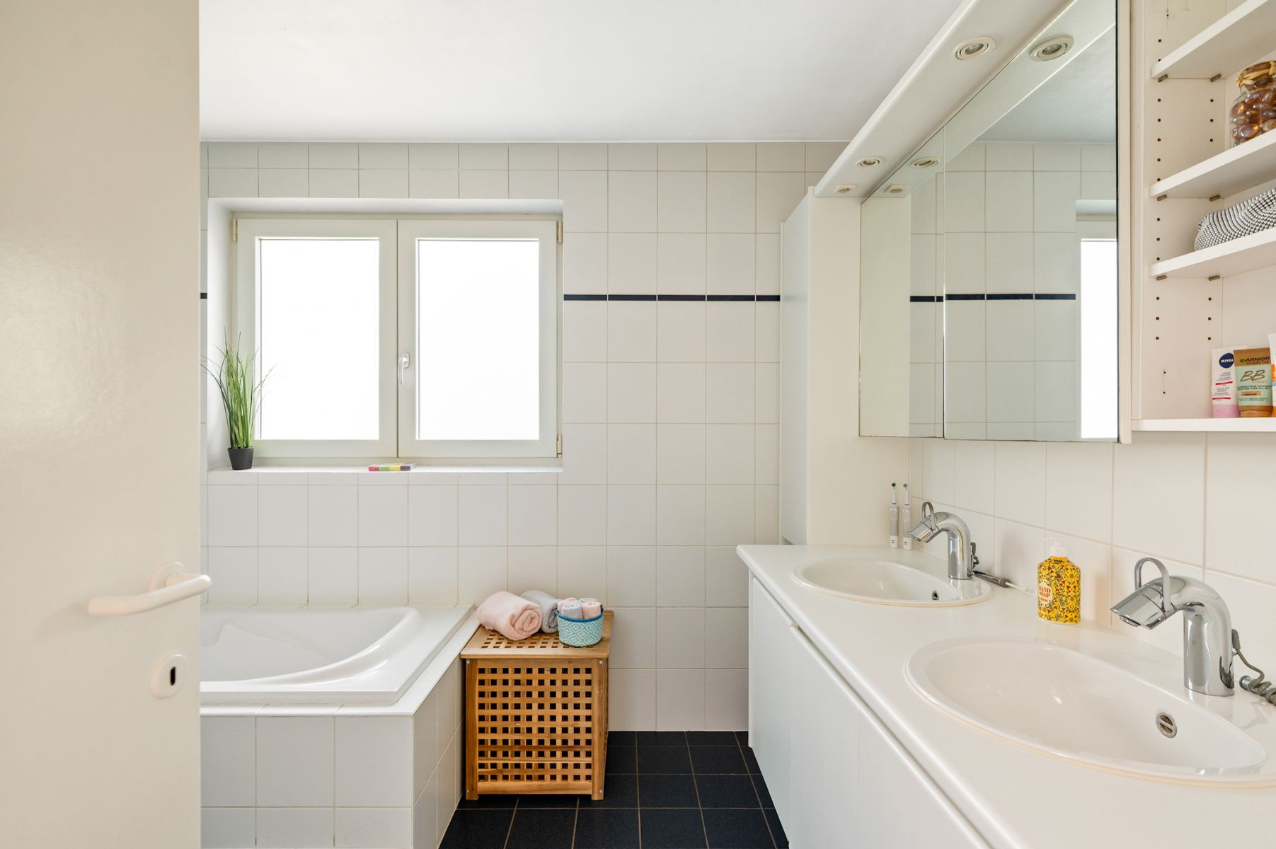 Ruime beletagewoning met extra breedte en EPC-label B in rustige wijk foto 15