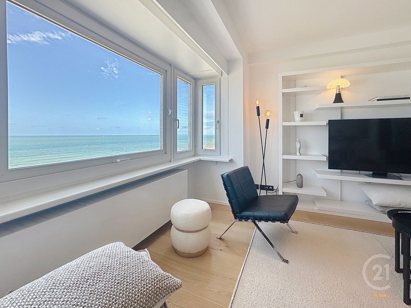 Instapklaar appartement op toplocatie – Zeedijk Westende foto 4