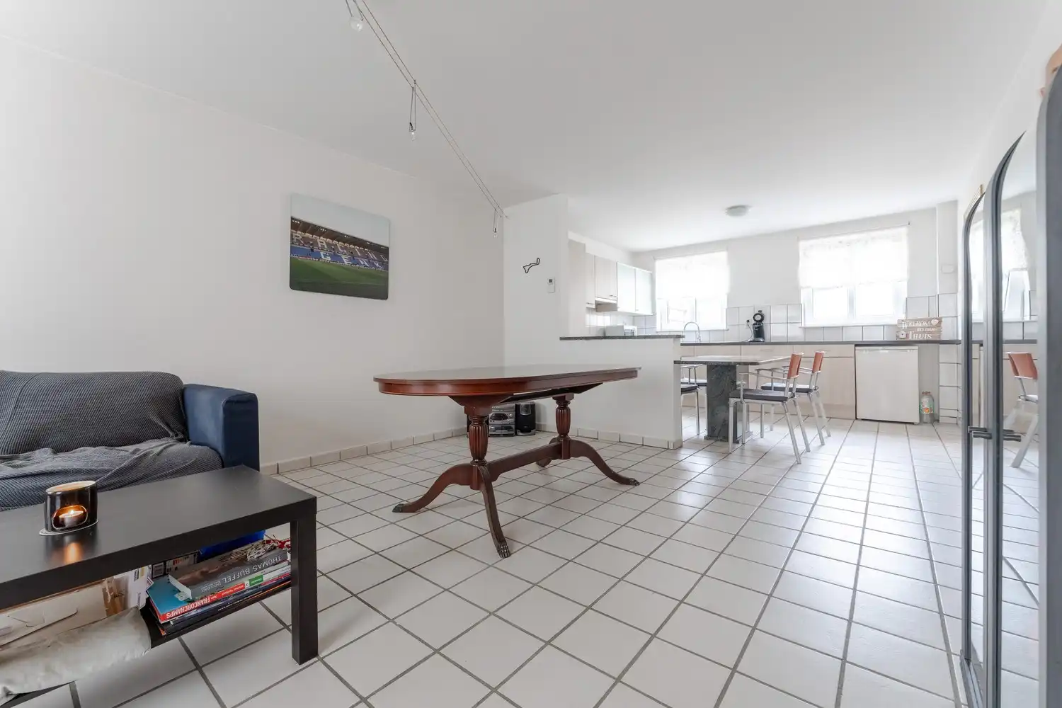 Ruim gelijkvloers appartement met 2 slaapkamers en garagebox nabij het centrum van Bree. foto 10