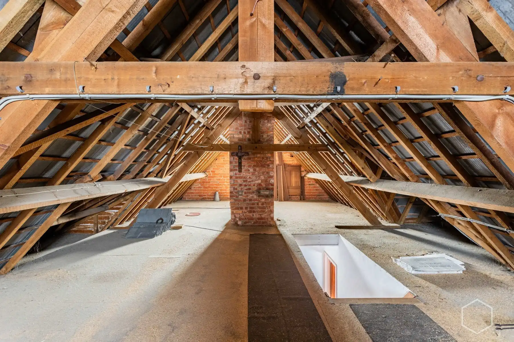 Te renoveren open bebouwing op 12a 59ca met garage van 290m² foto 17