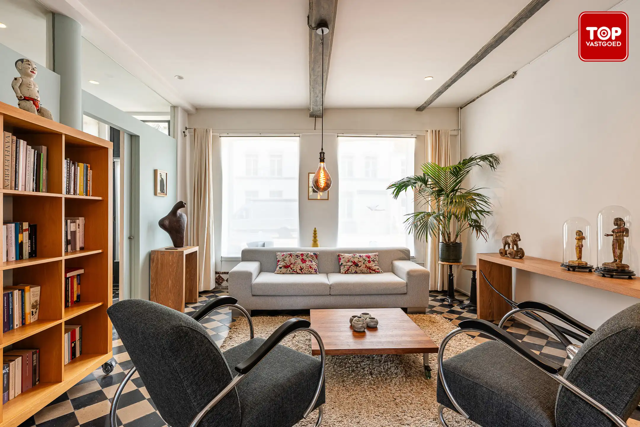 Authentieke en ruime woning met 3 slaapkamers, groot atelier en zonnige tuin foto 6