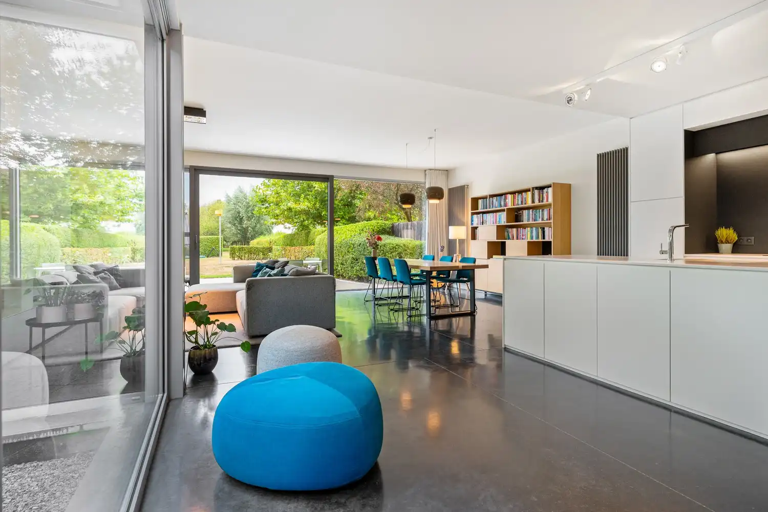 Prachtige instapklare woning  met 3 slpkrs op een toplocatie te Putte foto 2