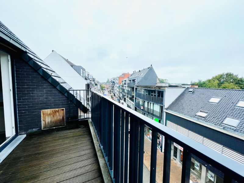 Ruim instapklaar duplex-appartement met autostandplaats foto 16