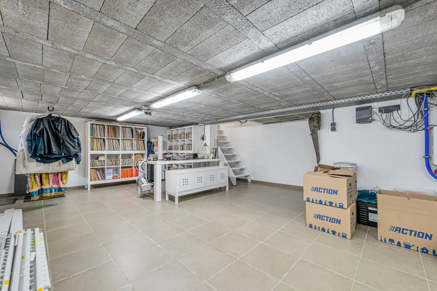 ruime woning met 7 slaapkamers, garage en prachtige tuin foto 20